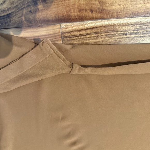 SKIMS soft smoothing seamless t-shirt in copper size LARGE NWOT - Picture 5 of 7